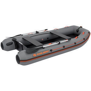 bateau pneumatique hors-bord