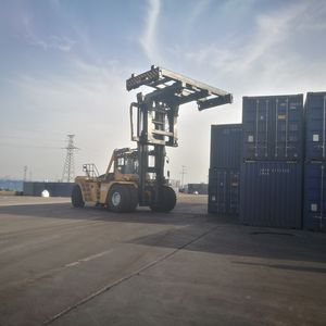 chariot élévateur pour port