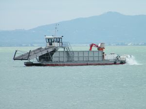 navire spécial antipollution