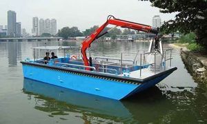 barge de récupération des déchets 1