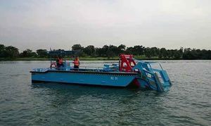 bateau de travail 1