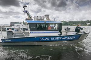 bateau de surveillance