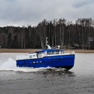 bateau de pêche professionnelle