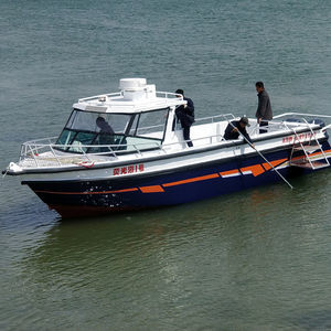 bateau moissonneur d'algues