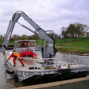 bateau professionnel barge de travail / in-bord