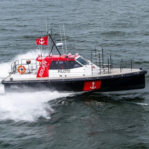 bateau professionnel bateau pilote / in-bord IPS-drive / en aluminium