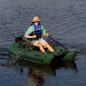 bateau pneumatique hors-bord