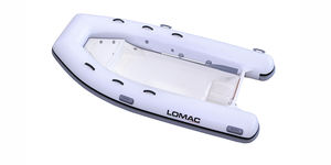 bateau pneumatique hors-bord
