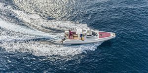 bateau pneumatique hors-bord 1