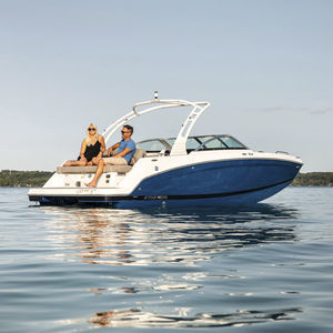 deck-boat in-bord 1