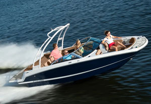 deck-boat in-bord