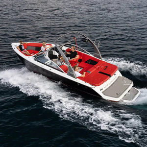 deck-boat in-bord 1