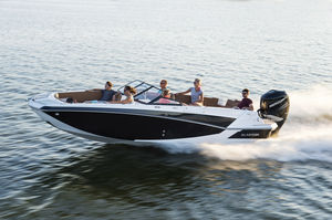 deck-boat hors-bord