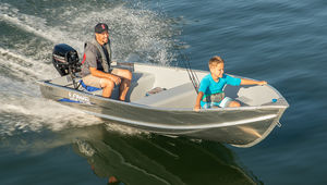 bateau utilitaire