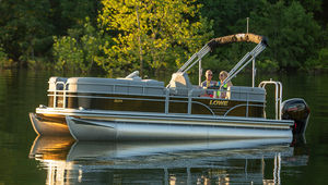 bateau ponton hors-bord