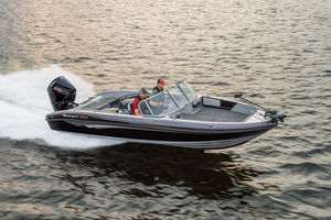 bass boat hors-bord