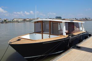 bateau à passagers