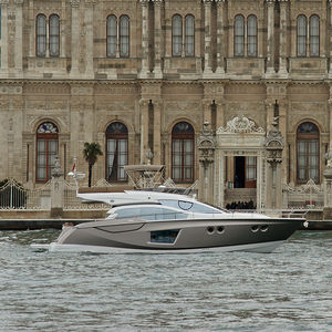 motor-yacht de croisière