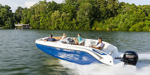 deck-boat hors-bord