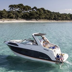 cabin-cruiser in-bord / open / max. 8 personnes / 2 couchages
