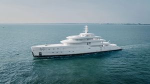 mega-yacht de croisière