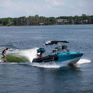 runabout de wakesurf 1