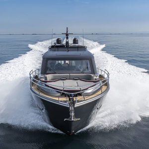motor-yacht de croisière