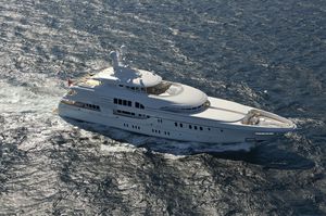 mega-yacht de croisière 1