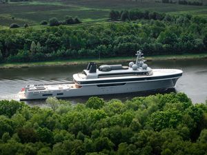 mega-yacht de croisière 1