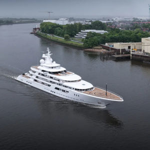 mega-yacht de grande croisière 1