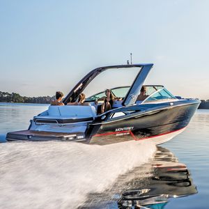 runabout in-bord / à double console / bow-rider / de ski nautique