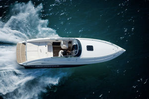 cabin-cruiser in-bord / bimoteur / open / offshore