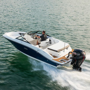 runabout hors-bord / à double console / bow-rider / de ski nautique