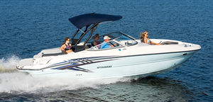 deck-boat in-bord