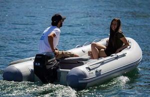 bateau pneumatique hors-bord 1