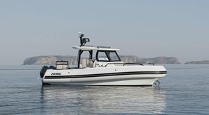 bateau pneumatique hors-bord