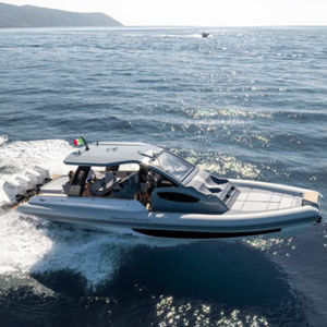 bateau pneumatique hors-bord 1