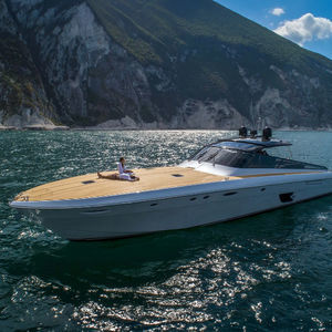 motor-yacht de sport