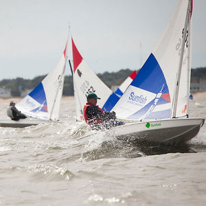 dériveur solitaire / de régate / Sunfish