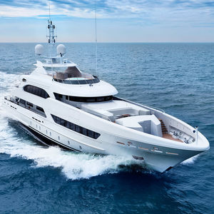 mega-yacht de croisière / traditionnel / avec timonerie / en acier