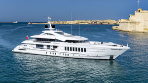 mega-yacht de croisière