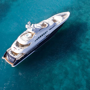 mega-yacht de croisière / avec timonerie / en aluminium / coque semi-planante