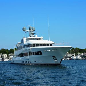 mega-yacht rapide / avec timonerie / 5 cabines