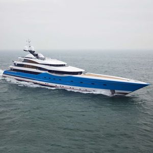 mega-yacht de croisière / avec timonerie / 12 cabines / avec héliport