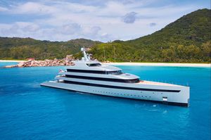 mega-yacht de croisière / avec timonerie / hybride / sur mesure