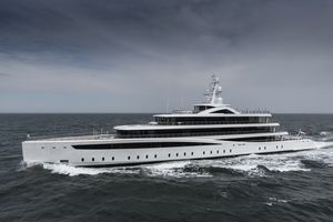 mega-yacht de croisière