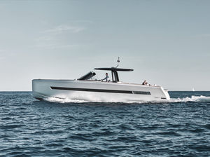 motor-yacht de croisière