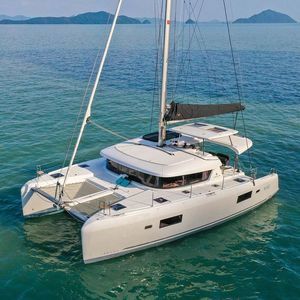 sailing-yacht catamaran