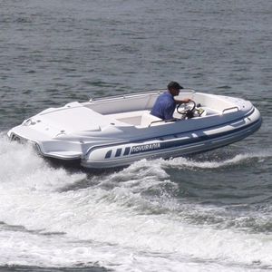 bateau pneumatique in-bord 1