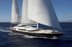 sailing-superyacht à fly